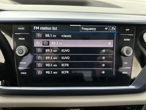 Certified 2023 Volkswagen Taos SE w/ Panoramic Sunroof Package AWD/4WD image 17