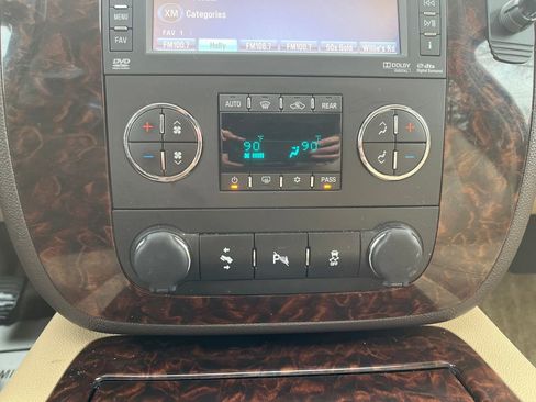 Used 2013 GMC Yukon Denali image 32