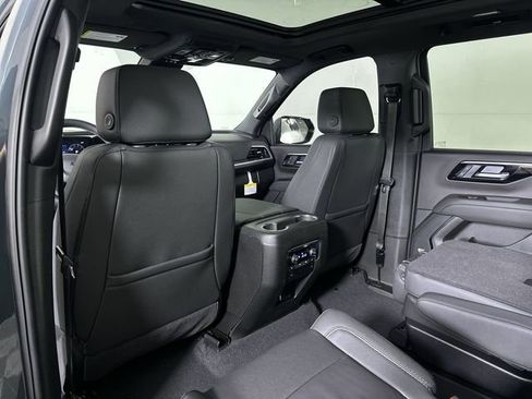 New 2026 Chevrolet Suburban Z71 w/ Comfort Package AWD/4WD image 22