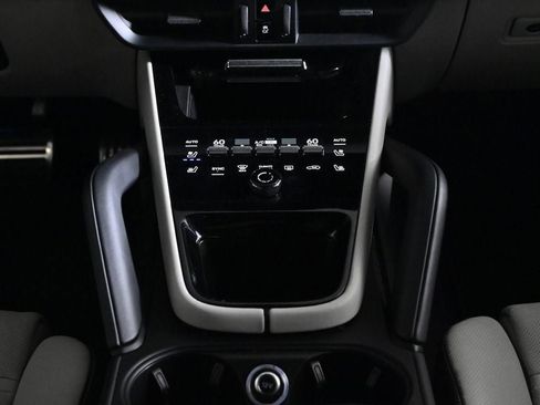 Certified 2025 Porsche Cayenne GTS AWD/4WD image 16