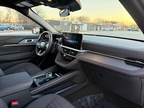 Certified 2025 Ford Explorer ST-Line w/ Premium Package image 8