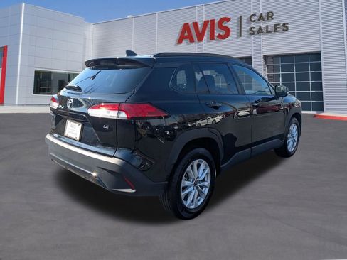 Used 2024 Toyota Corolla Cross LE image 6