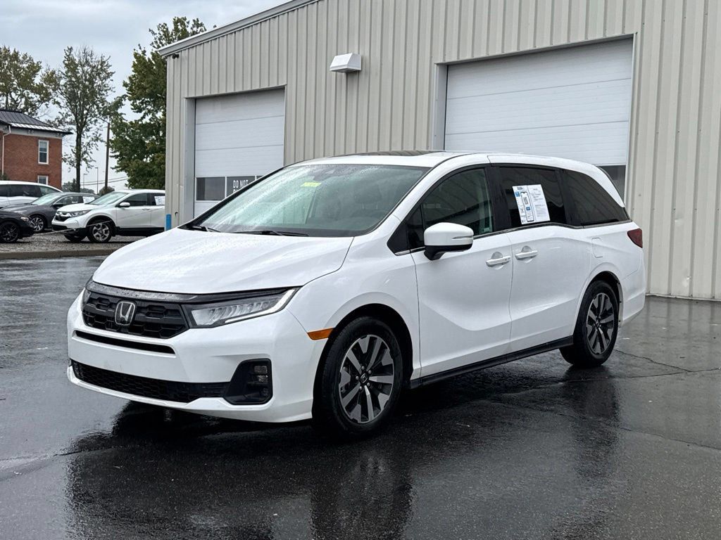 Certified 2026 Honda Odyssey EX-L image 3