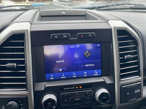 Used 2019 Ford F150 Lariat w/ Equipment Group 502A Luxury AWD/4WD image 11