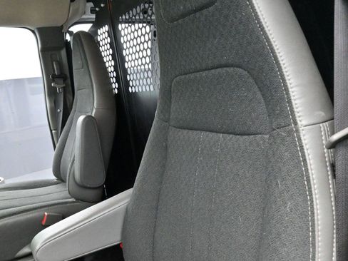 Used 2023 Chevrolet Express 2500 w/ Driver Convenience Package image 16
