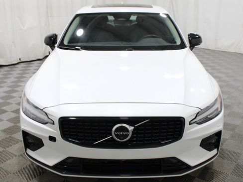 Used 2024 Volvo S60 B5 Plus FWD image 37