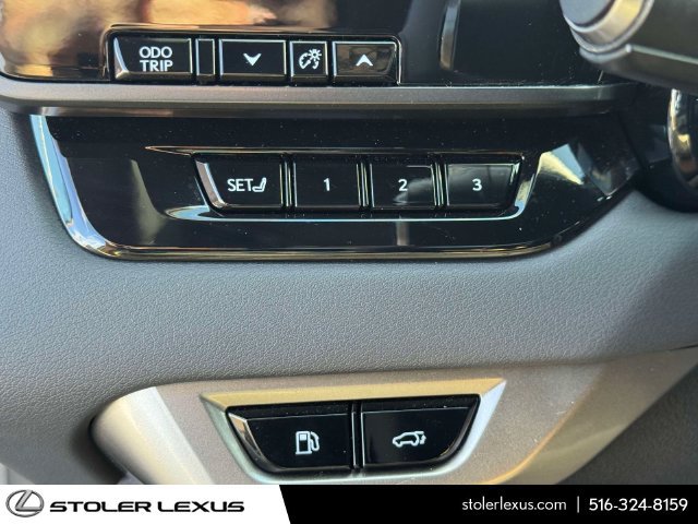 Used 2023 Lexus RX 350 Premium w/ Accessory Package AWD/4WD image 25