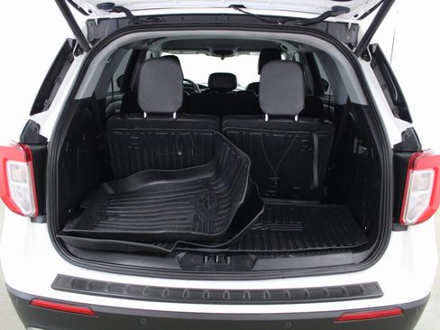 Used 2021 Ford Explorer XLT w/ Equipment Group 202A image 24