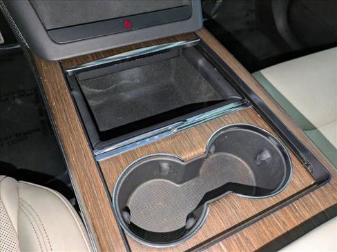 Used 2022 Tesla Model X image 15