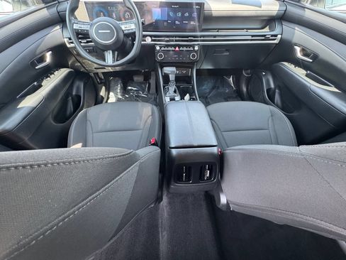 Used 2025 Hyundai Tucson SEL AWD/4WD image 17