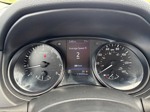 Used 2018 Nissan Rogue SL FWD image 33