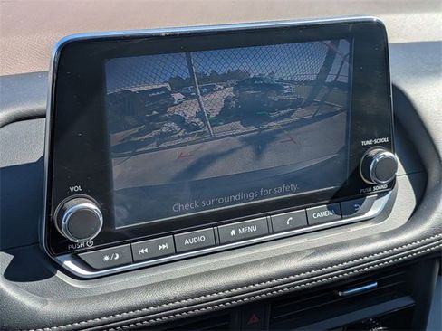 Used 2023 Nissan Rogue S image 20