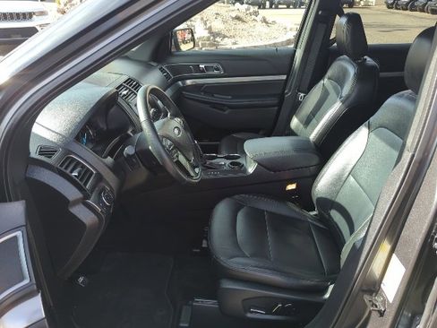 Used 2018 Ford Explorer XLT w/ Equipment Group 202A image 15