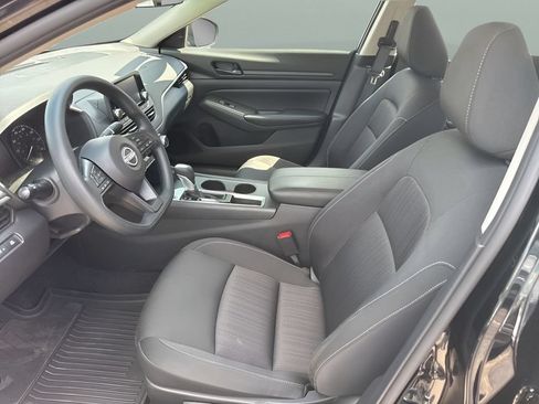 Used 2024 Nissan Altima 2.5 S FWD image 9
