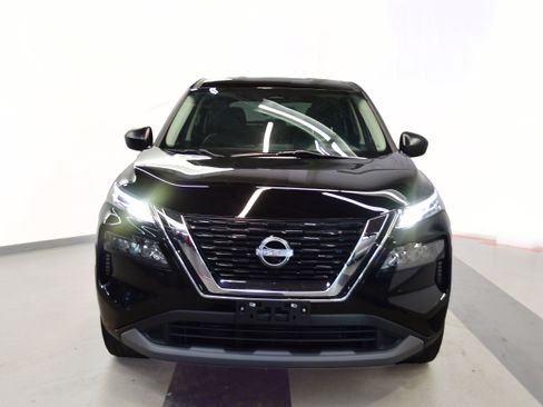 Used 2023 Nissan Rogue S AWD/4WD image 3