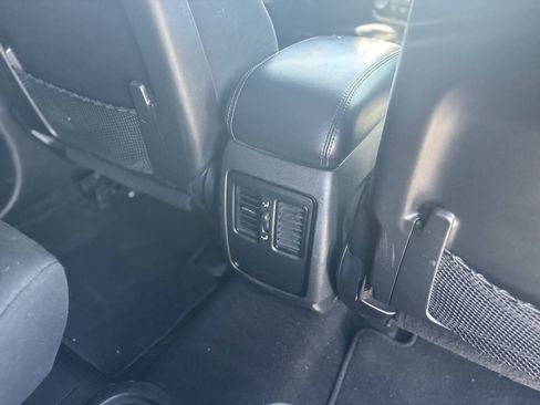 Used 2021 Dodge Durango SXT RWD image 30