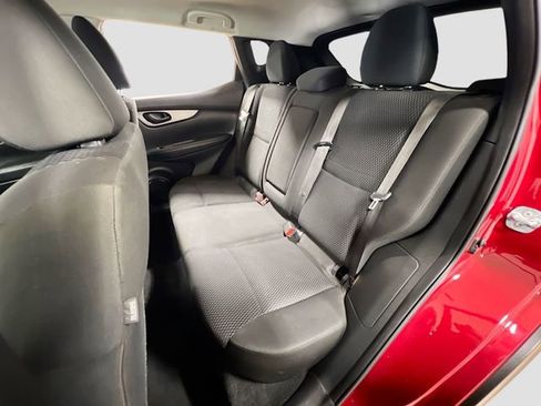 Used 2017 Nissan Rogue Sport S image 23