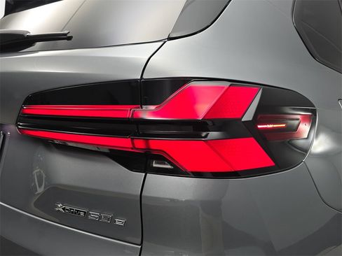 New 2026 BMW X5 xDrive50e w/ M Sport Package image 33