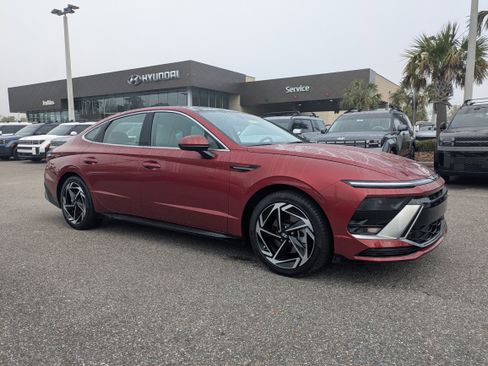 Certified 2024 Hyundai Sonata SEL w/ Convenience Package image 1