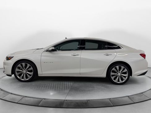 Used 2018 Chevrolet Malibu Premier w/ Premier Sun and Wheel Package FWD image 3