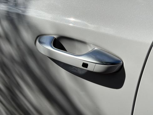 Used 2021 Kia Telluride SX w/ SX Prestige Package image 9