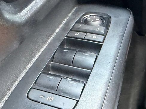 Used 2024 Toyota Tacoma SR5 RWD image 17