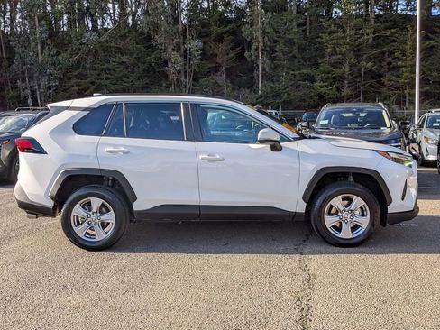 Used 2024 Toyota RAV4 XLE image 4