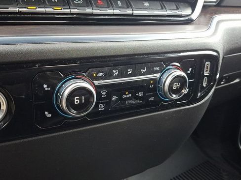 Used 2024 GMC Sierra 1500 SLT AWD/4WD image 16