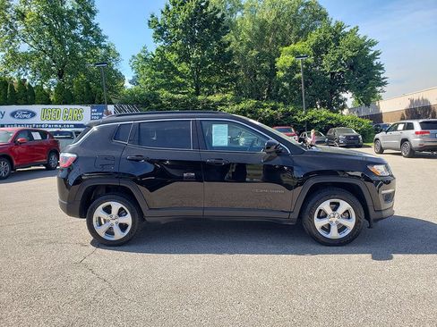 Used 2019 Jeep Compass Latitude w/ Cold Weather Group AWD/4WD image 4