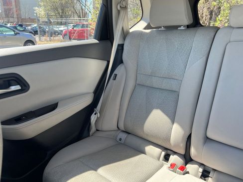 Used 2025 Nissan Rogue SV FWD image 41
