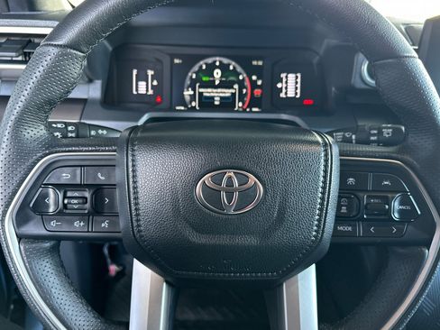 Used 2025 Toyota 4Runner SR5 image 26