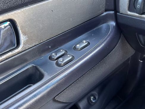 Used 2004 Ford Thunderbird Deluxe image 18