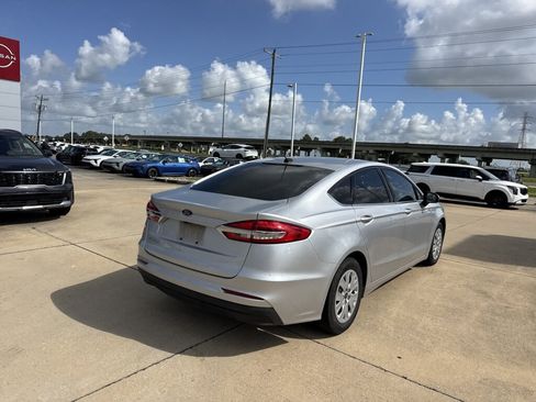 Used 2019 Ford Fusion S FWD image 16