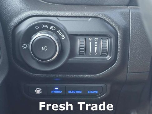 Used 2021 Jeep Wrangler Unlimited Sahara w/ Cold Weather Group image 15