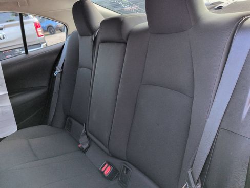 Used 2022 Toyota Corolla LE FWD image 12