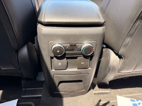 Used 2022 Ford Explorer XLT w/ Equipment Group 202A AWD/4WD image 24