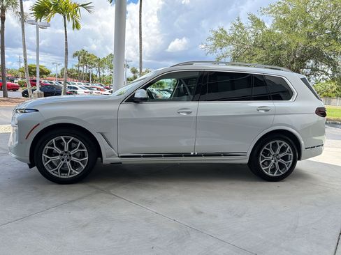 Used 2026 BMW X7 xDrive40i AWD/4WD image 2