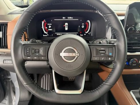 Used 2023 Nissan Pathfinder Platinum AWD/4WD image 15