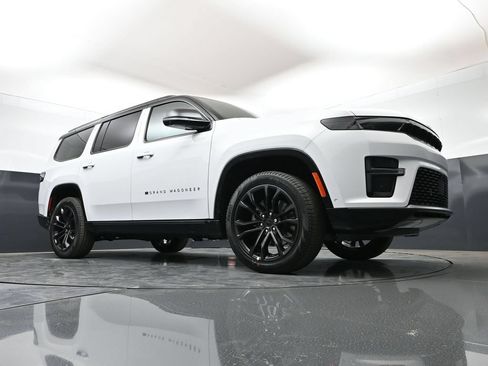 New 2026 Jeep Grand Wagoneer Summit AWD/4WD image 62