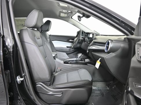 New 2026 Chevrolet Trax LT w/ Driver Confidence Package FWD image 13