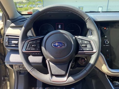 Used 2025 Subaru Outback Premium image 22