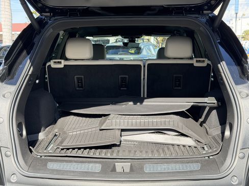 Certified 2022 Cadillac XT5 Sportv w/ Technology Package image 11