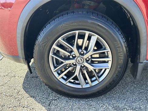 Certified 2021 Nissan Rogue S image 10