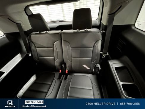 Used 2023 GMC Acadia SLT FWD image 29