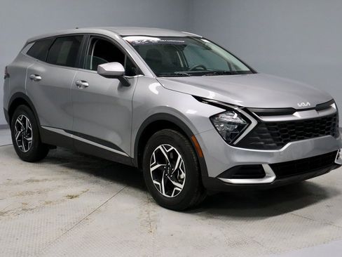 Used 2023 Kia Sportage LX image 1