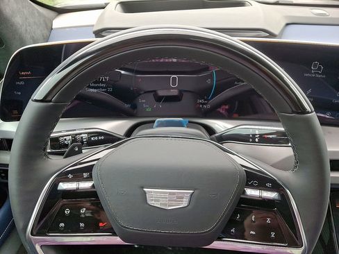 New 2026 Cadillac Vistiq Premium Luxury image 9