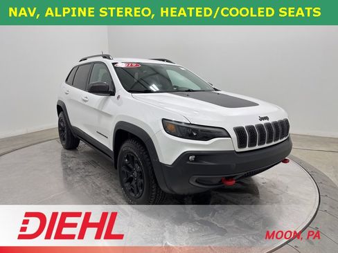 Used 2019 Jeep Cherokee Trailhawk image 1