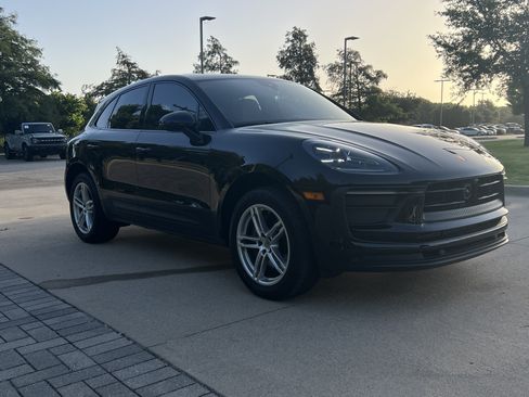 Used 2024 Porsche Macan AWD/4WD image 2