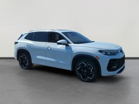 New 2026 Volkswagen Tiguan SEL R-Line AWD/4WD image 7