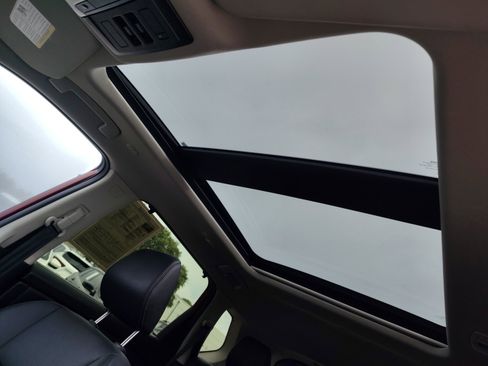 Certified 2024 Nissan Rogue Platinum w/ Platinum Premium Package FWD image 3